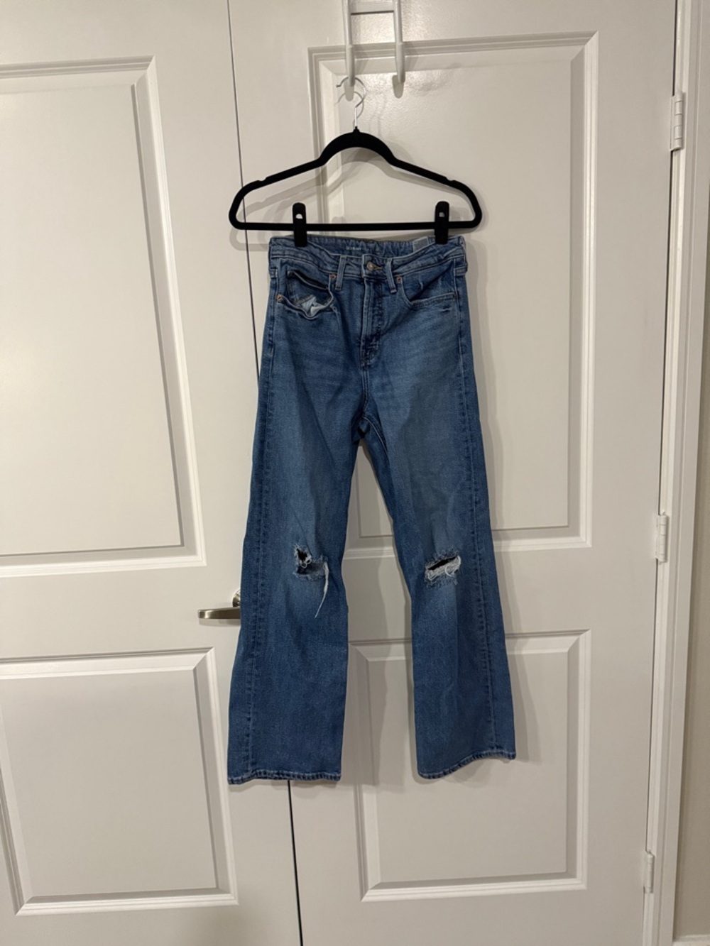 Lightly worn Old Navy size 4 Women's Blue sky hi wide leg jeans